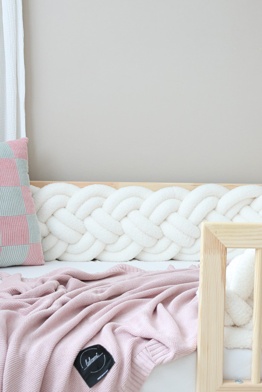 Obrobe za posteljico - Kitke Premium Fluffy Boucle