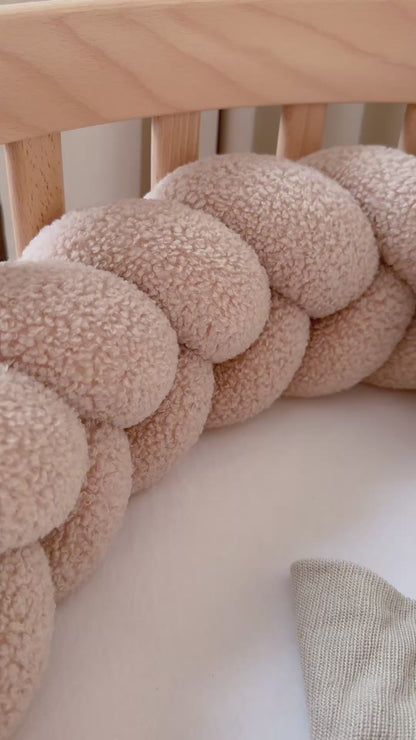 Obrobe za posteljico - Klasična 3-delna kitka Fluffy Boucle