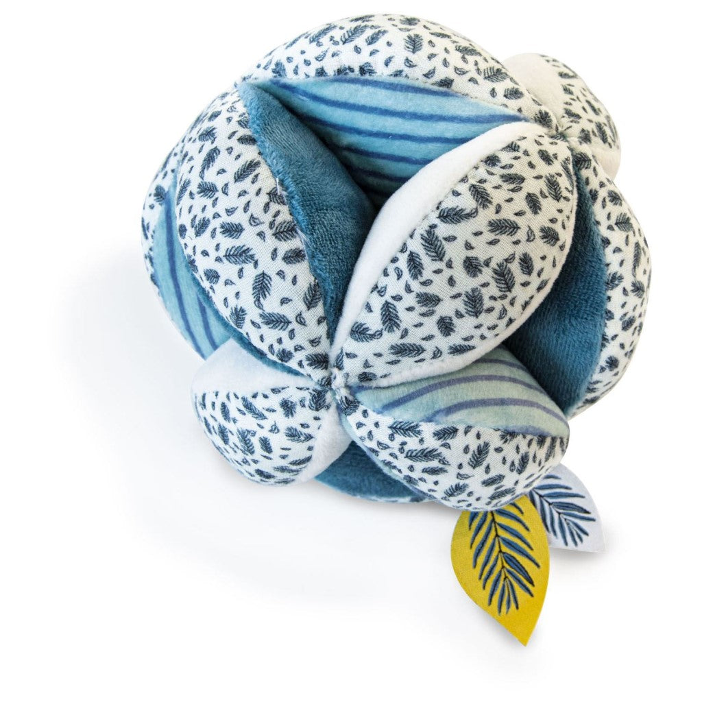 Senzorična igrača žogica - bela z modrimi listki